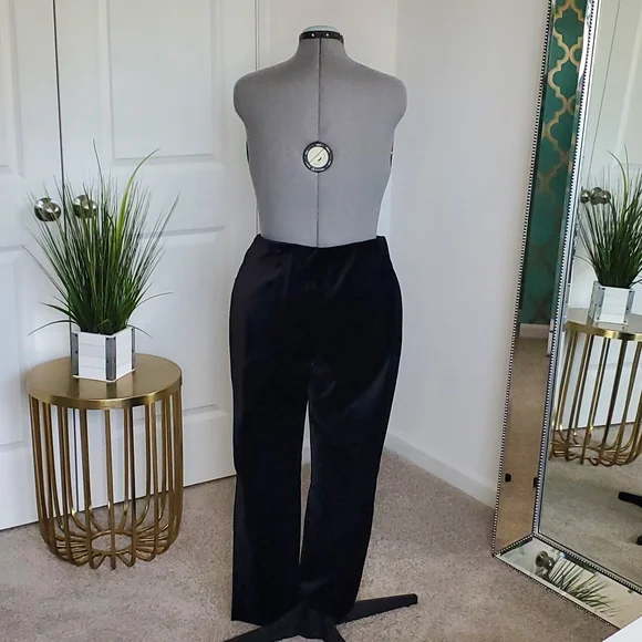 Lauren Ralph Lauren Women's Velvet Trousers, Black (Size 14) - Picture 3 of 9